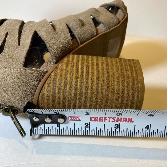 MIA women sz 8M CARA Suede Gladiator sandals booties cut-out peep toe taupe/tan - Picture 11 of 12